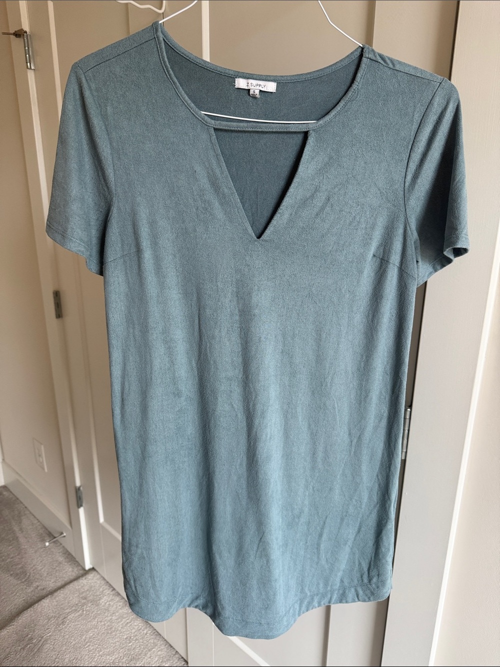 Z Supply Short Sleeve Cutout V-Neck Tee - Dusty Teal